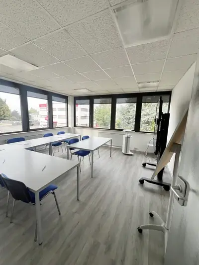Bild Blick von der Tür in den Schulungsraum 